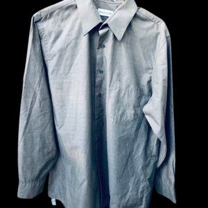 Van Heusen Men’s Dress Shirt 34/35 16.5 Neck